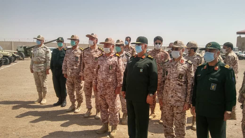 قائد القوة البرية لحرس الثورة يتفقّد الحدود مع أفغانستان