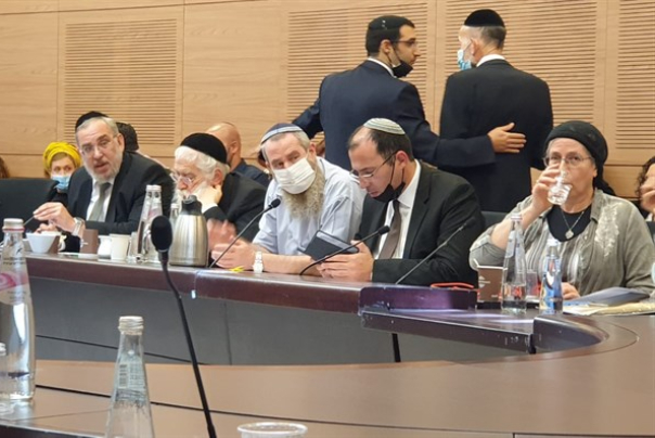 עובד שלא יעטה מסיכה בכנסת - יורחק