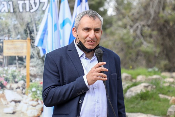עימות על חוק הדיינים | ההצעה של אלקין והתחנונים של הליכוד