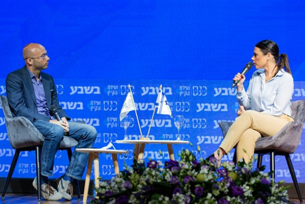 ללמוד לחיות עם הקורונה, לא לשתק את המדינה