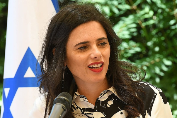 "זו מגיפה ובמגיפה אנשים מתים": האמירה של שקד, הביקורת החריפה וההתנצלות