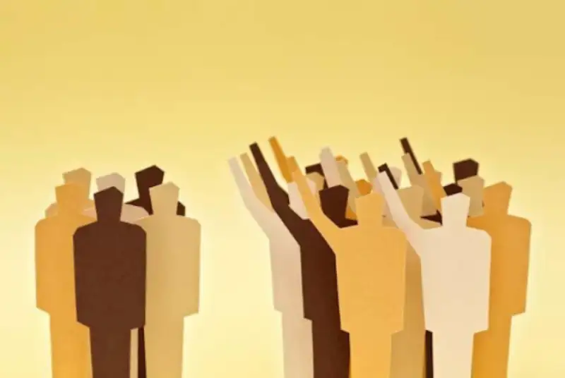 انگبین اکثریت، شرنگ اقلیت
