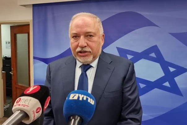 השר אביגדור ליברמן: "מתנגד למגבלות, לא נפזר כסף ממסוק"