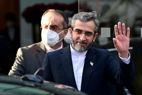 الفريق الايراني المفاوض يصل إلى فيينا لاستئناف المحادثات
