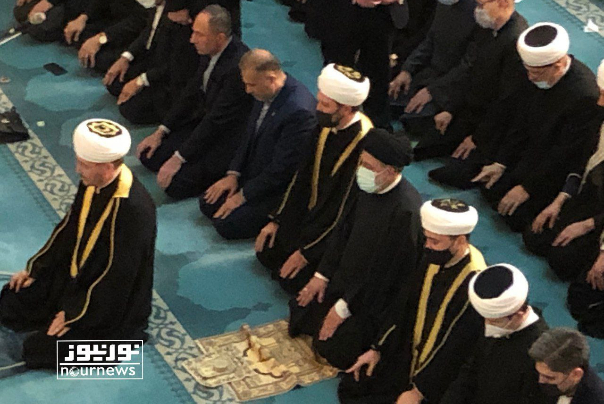 نماز خواندن آیت‌الله رئیسی پشت سر شیخ راویل رئیس شورای مفتیان روسیه
