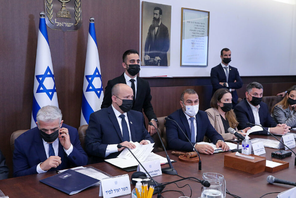 פרשת הריגול המשטרתי: בנט ידון בהקמת ועדת חקירה ממלכתית; הדיון במשפט נתניהו יידחה