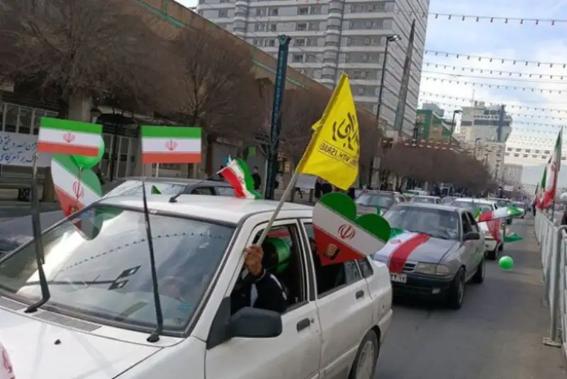 چهل و سه سال ایستادگی ایرانیان