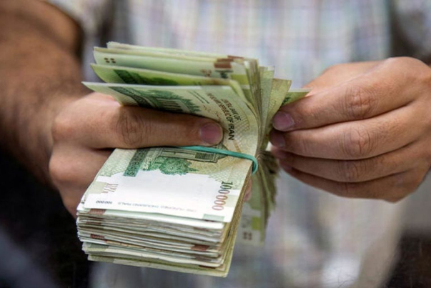 توضیحاتی درباره «عیدی» شاغلان تابع قانون کار، کارمندان دولت و بازنشستگان