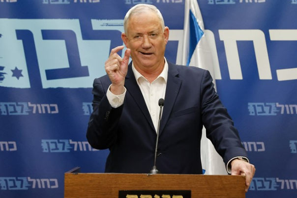 המשבר יסתיים? הפשרה של בנט לאולטימטום של גנץ