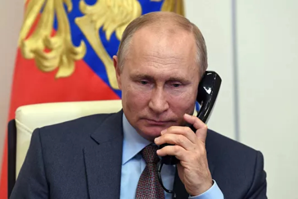 Путин провел трехсторонние переговоры с Макроном и Шольцем