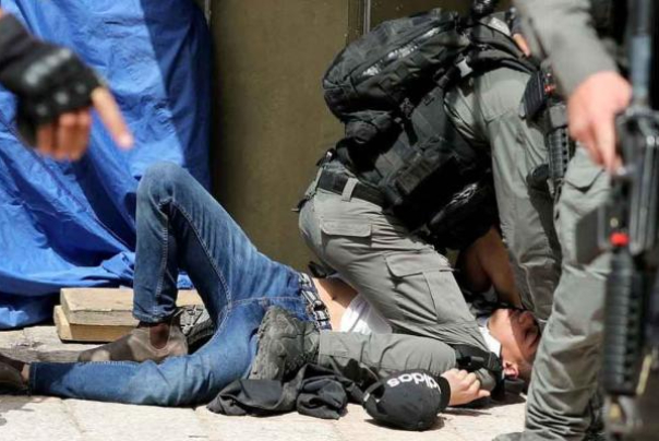 الاحتلال يواصل انتهاكاته.. اعتقالات واسعة واقتحام للأقصى