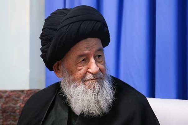 عیادت وزیر بهداشت و درمان از آیت‌الله علوی‌گرگانی