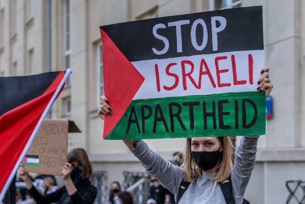 אקדמאים מכובדים בבריטניה קוראים לאוניברסיטאות ברחבי העולם להתנתק מישראל למען פלסטין