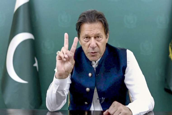 عمران خان يستبق المؤامرة الامريكية ويقلب الطاولة على المتآمرين