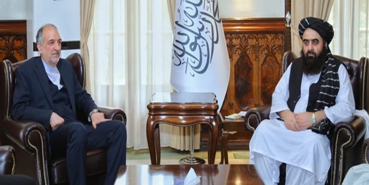 مسؤول ايراني يبحث مع طالبان قضية اللاجئين الافغان