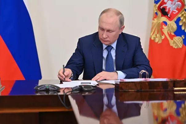 Путин подписал закон о приостановке упрощенной выдачи виз для стран ЕС