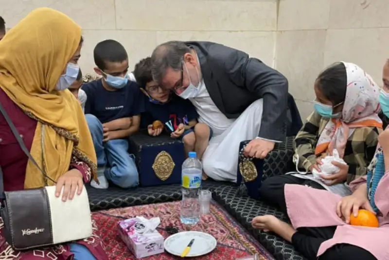 مراسم عید فطر با حضور شمخانی و کودکان تحت پوشش کمیته امداد