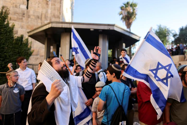 צעדה פרובוקטיבית של מאות מתנחלים בשכם