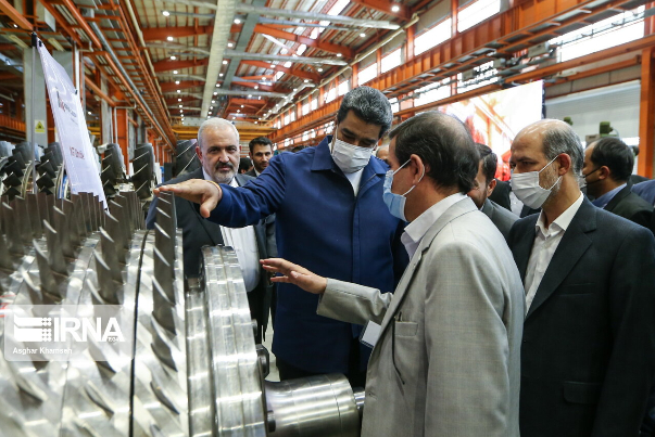 مادورو: استلهمنا فكرة إنشاء مراكز معرفية من ايران