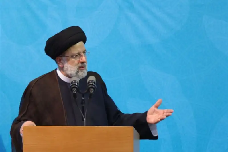 رئیسی: روابط ایران با همسایگان در دریای خزر را گسترش می‌دهیم