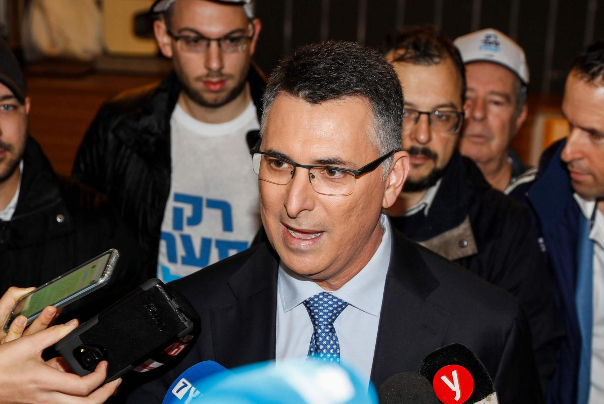שר ישראל: הליכוד ונתניהו מנסים "לשחד" את חברי הקואליציה