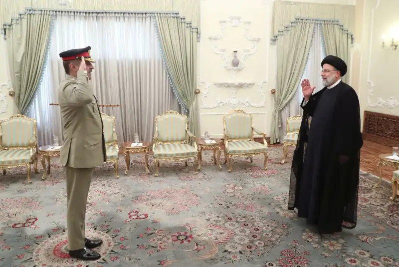 روزنامه پاکستانی: زمان همکاری‌های امنیتی بلندمدت تهران - اسلام‌آباد فرا رسیده است