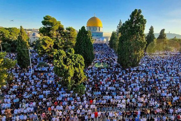 ده‌ها هزار فلسطینی نماز عید قربان را در مسجدالاقصی اقامه کردند