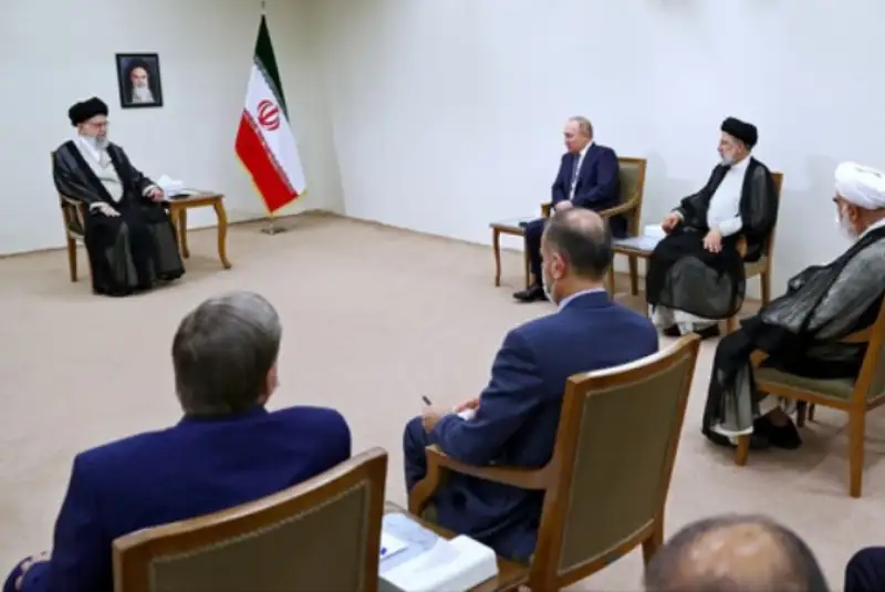 رهبر انقلاب: همکاری‌ها بلندمدت ایران و روسیه عمیقاً به نفع هر دو کشور است