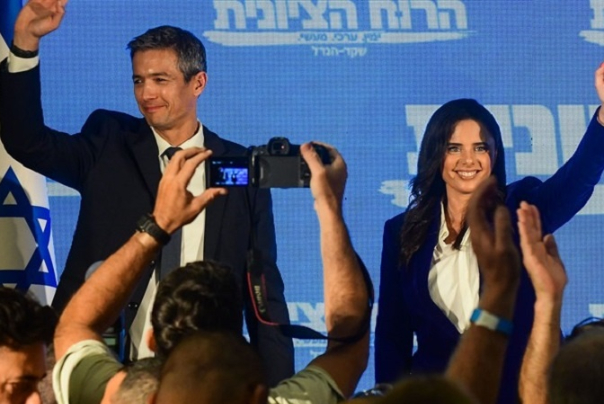 חזון התעתועים של שקד והנדל