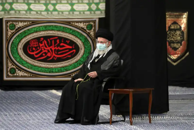 رهبر انقلاب: سینه‌زنى عزاداران حسینى محبّت و ولایت اهل‌‌بیت را از نسلى به نسل دیگر می‌رساند