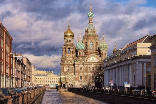 В Петербурге китайских туристов заменили иранцы