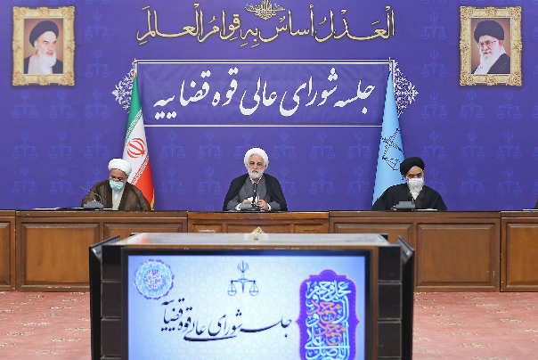 استفاده از سلاح گرم و سرد به هر نحوی بدون چشم‌پوشی مجازات محارب را در پی خواهند داشت