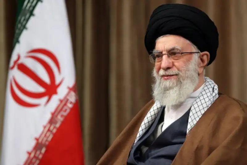 جمعی از ورزشکاران با رهبر انقلاب دیدار کردند