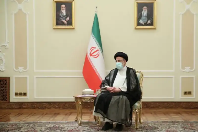 رئیسی: همگان باید به رعایت حریم دانشگاه پایبند باشند
