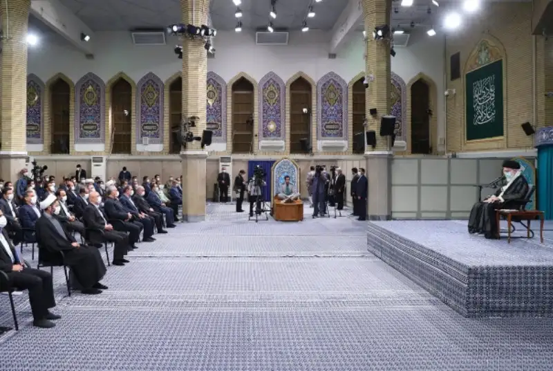 رهبر انقلاب: باید از دانشگاه‌ها و دانشگاهی‌های ما که نگذاشتند محتاج غربی‌ها شویم تشکر کنیم
