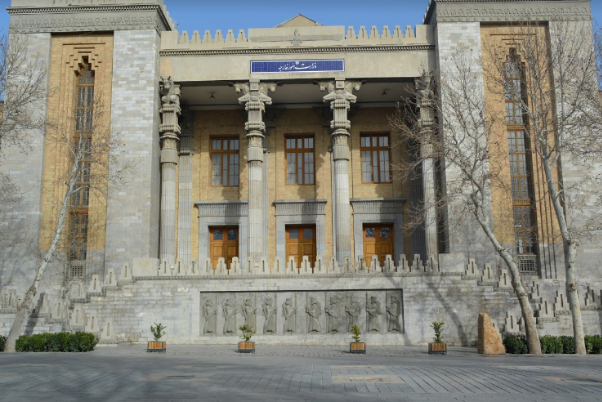 الخارجية تدعو على المواطنين الإيرانيين لمغادرة أوكرانيا