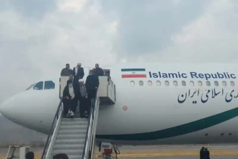 رئیس جمهور وارد سنندج شد