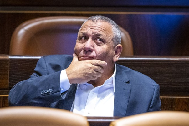 איזנקוט זועם: ההסכם עם סמוטריץ' "חסר תקדים בתולדות צה"ל ומערכת הביטחון"