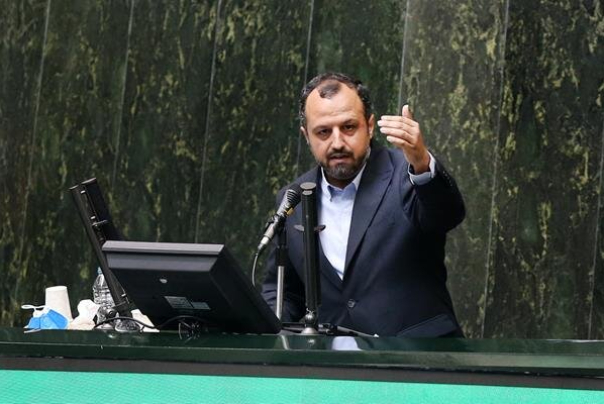 خاندوزی: فروش اموال مازاد بانک‌ها را ویژه دنبال می‌کنیم/ مدیران سرپیچ از دستور برکنار می‌شوند