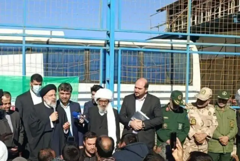 رئیسی: دولت پیگیر تغییر چهره‌ روستاها از محرومیت به سمت مجموعه تولیدی است