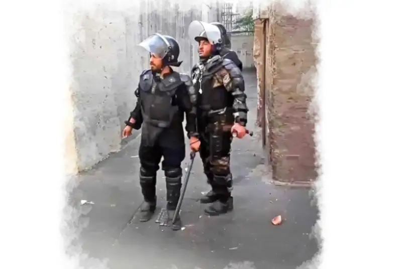 پلیس‌نماها شناسایی نشدند؟