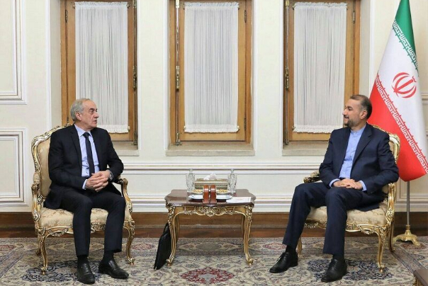 ايران وسوريا تؤكدان على التعاون الوثيق لإرساء الاستقرار بالمنطقة