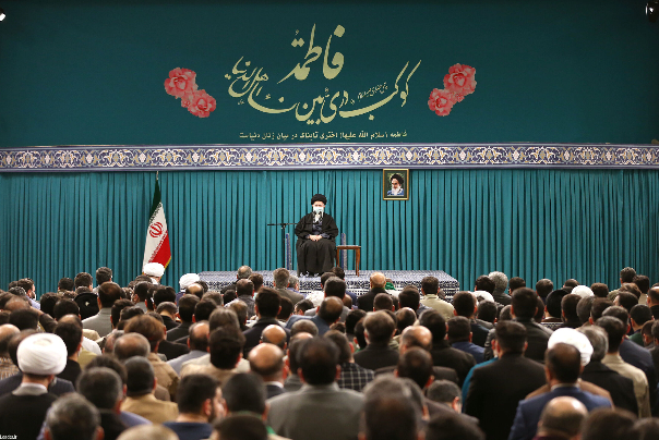 قائد الثورة يستقبل حشدا من منشدي وذاكري مناقب اهل البيت (ع)