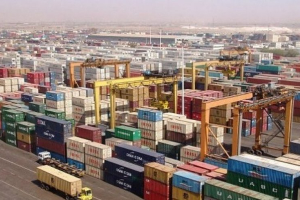 إيران صدرت سلعا للعراق والامارات بقيمة 13.7 مليار دولار