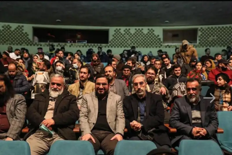 بازتاب جنگ فرهنگی دشمن می تواند دستمایه کارهای هنری باشد