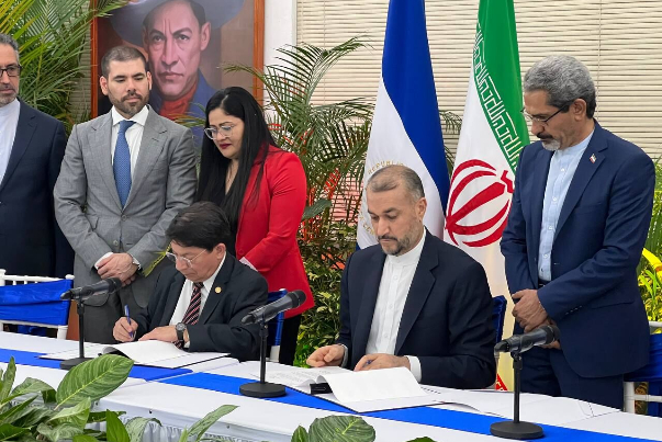 إيران ونيكاراغوا توقعان مذكرة تفاهم/ عبداللهيان: العقوبات تهديد إرهابي تستخدمه الإمبريالية كأداة