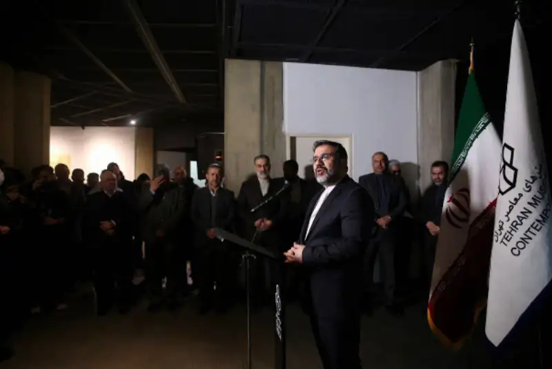 افتتاح نمایشگاه «آینه در آینه 2» با حضور وزیر فرهنگ و ارشاد اسلامی