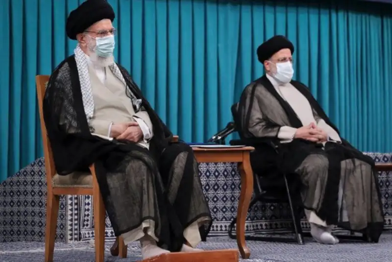 دیدار رئیس‌جمهور با رهبر انقلاب اسلامی در آستانه سفر به چین