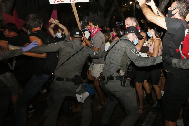 לאחר נאום נסראללה, בנו של נתניהו לאופוזיציה: תודה אידיוטים
