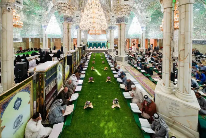 آغاز محافل انس با قرآن و جزخوانی در حرم امام علی (ع) + عکس